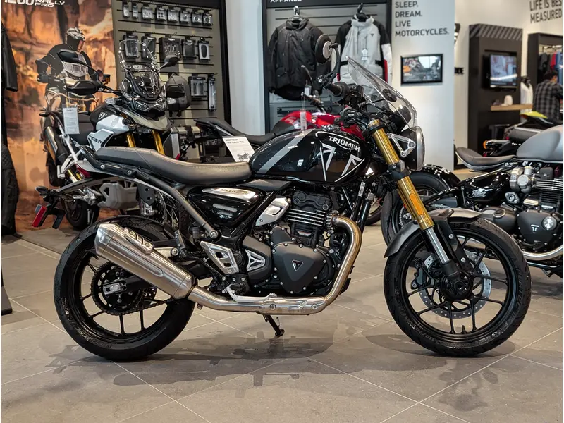 2024 Triumph Speed 400 // Phantom Black/Storm Grey