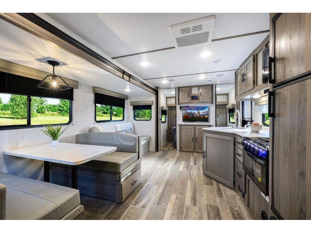 2025 Gulf Stream 28bbs alt