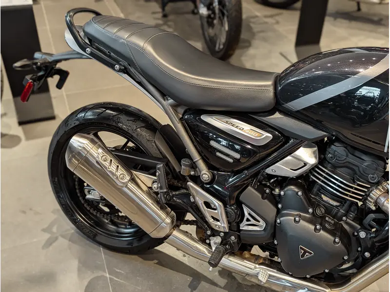 2024 Triumph Speed 400 // Phantom Black/Storm Grey