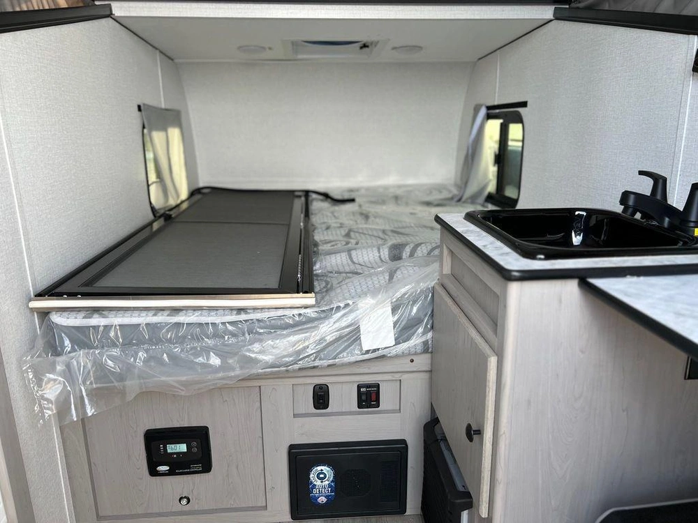 2023 Coachmen Express 9.0td alt