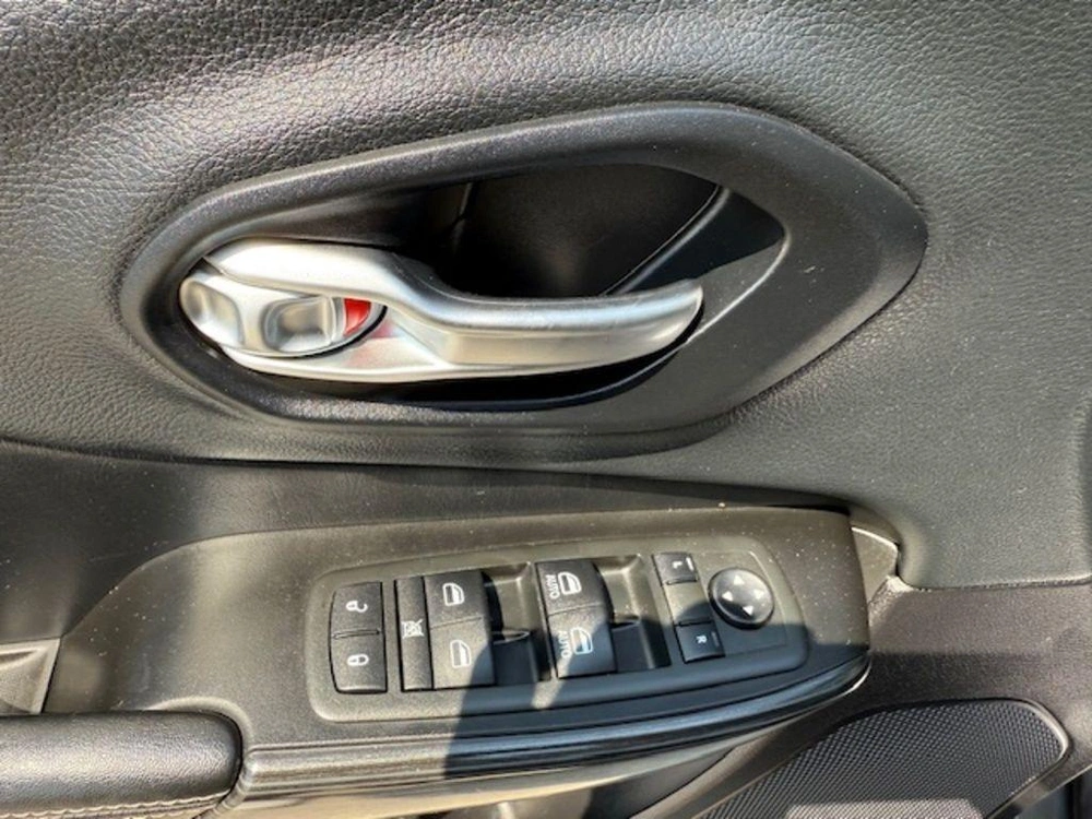 2014 Jeep Cherokee Limited 4x4 alt