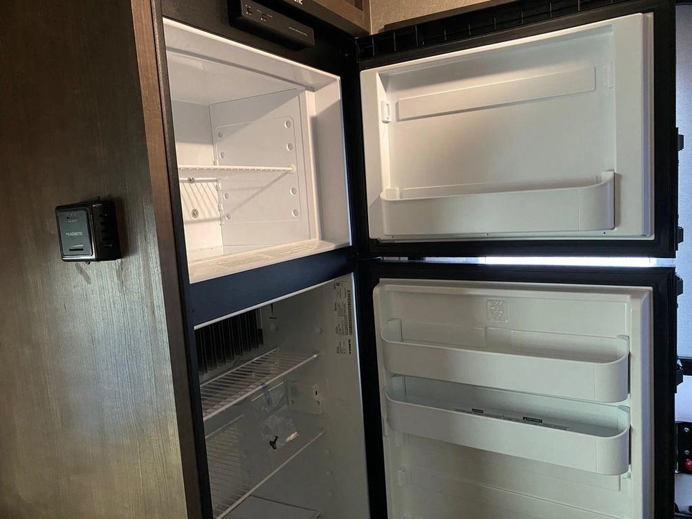 2023 Sunset Park Rv 16bh alt