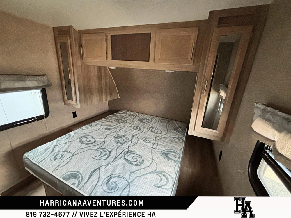 2019 Catalina 293qbck alt