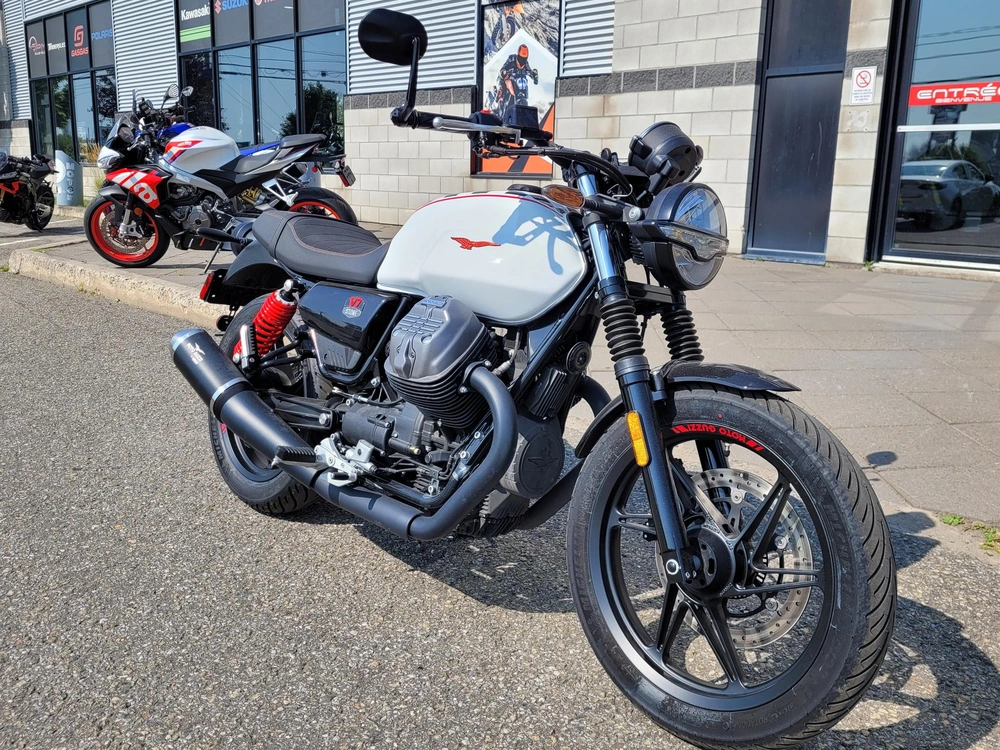 2024 Moto Guzzi V7 Stone Ten Démo 109 Km alt