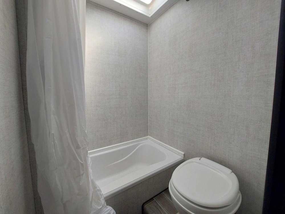 2025 Gulf Stream 248bh alt