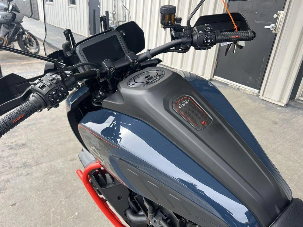 2025 Harley-davidson Ra1250se - Cvo™ Pan America® alt