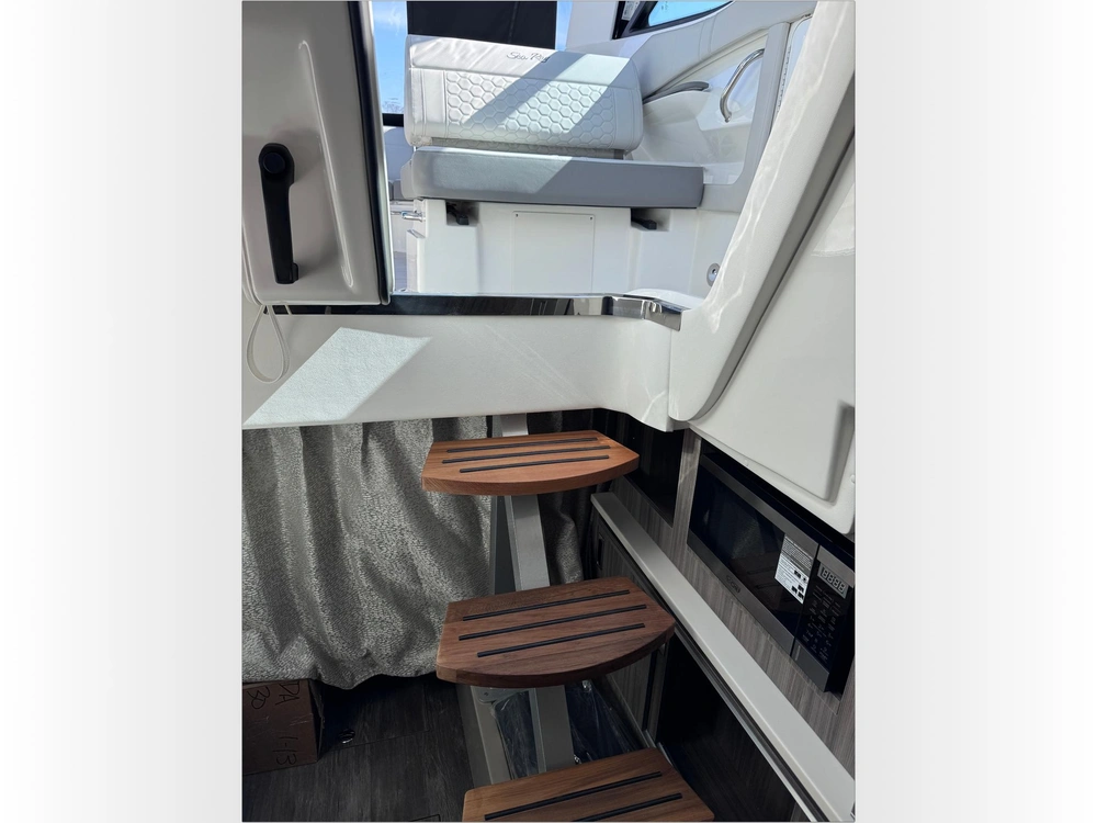 2025 Sea Ray Sundancer 320 alt