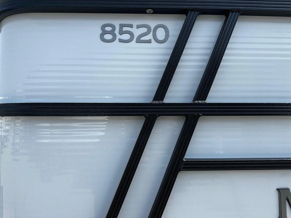 2025 Montego Bay 8520 Deluxe Cruising Pontoon alt