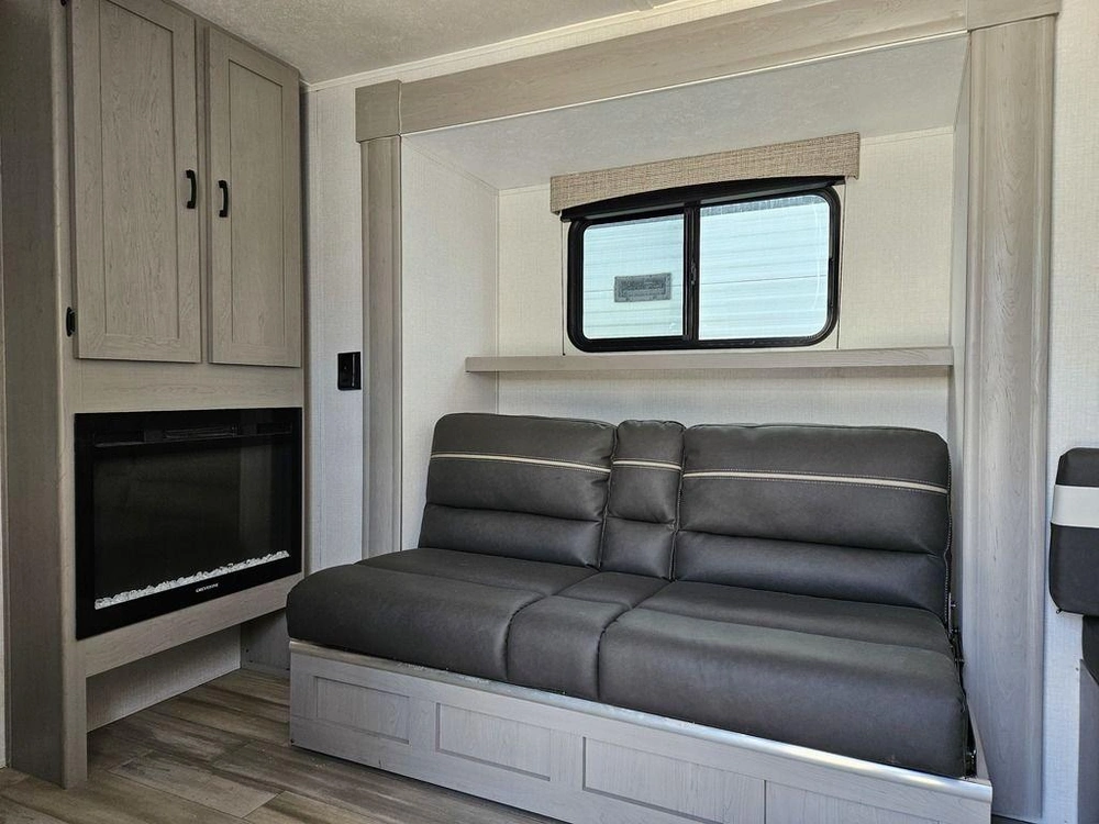 2023 Coachmen Viking 17mbs