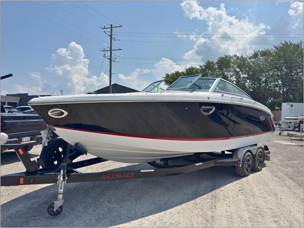 2016 Cobalt Boats R5 No Luxury Tax* alt