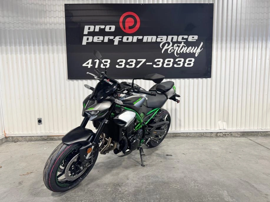Kawasaki Z900 2025 alt