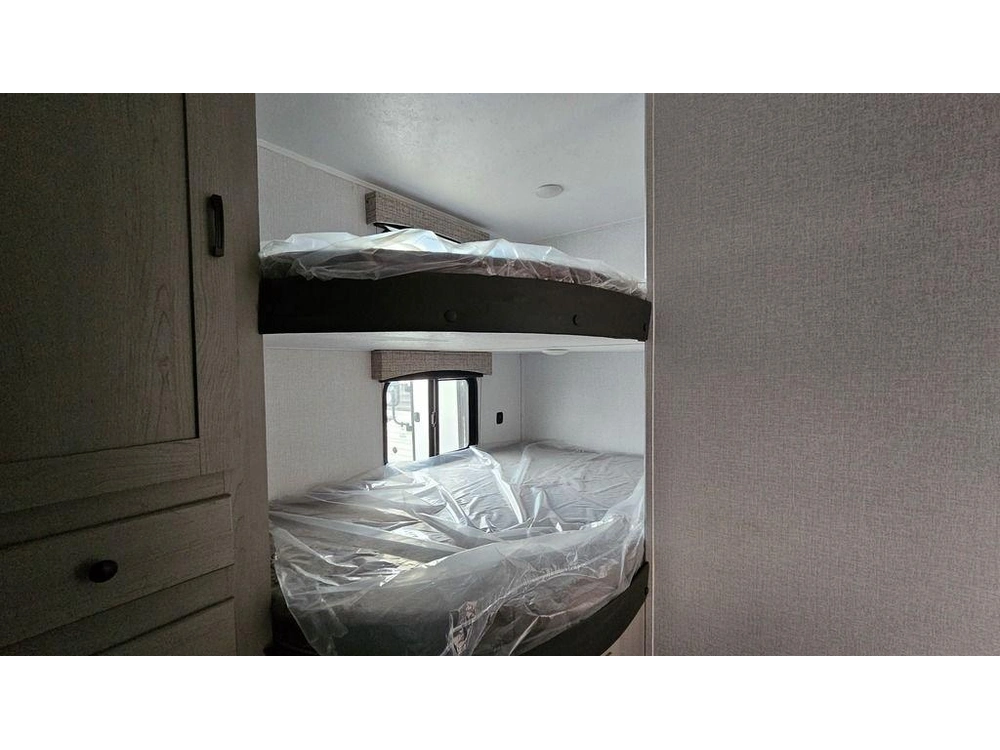 2023 Coachmen 252dbus alt