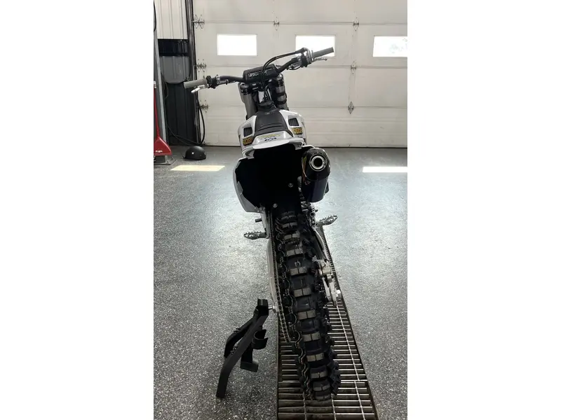 2025 Husqvarna FC 450 FACTORY EDITI thumbnail 3