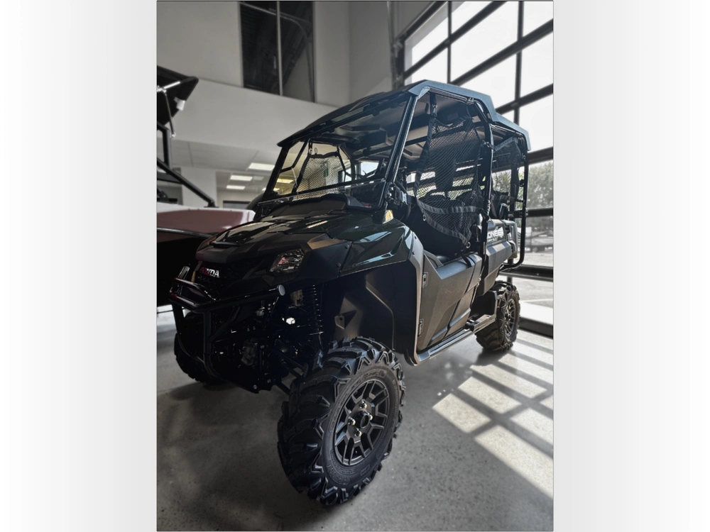 2025 Honda Pioneer 700 - 4p Dlx $500 Rebate alt
