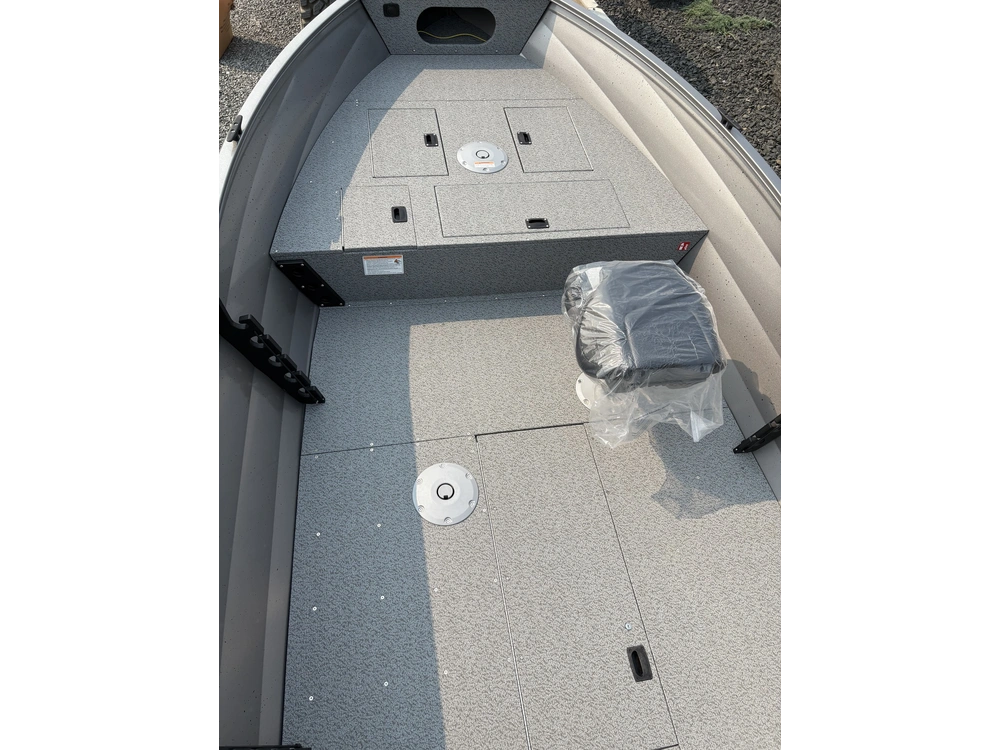 2025 Crestliner 1650 Kodiak Tiller - Silver Metallic alt