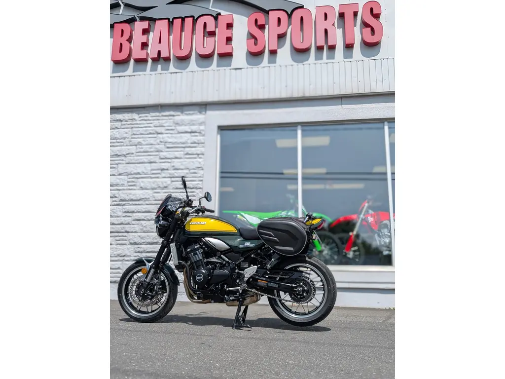 2024 Kawasaki ZR 900 RS Comparable: Yamaha XSR900 -Ducati Scrambler 1100 – Guzzi V7 Stone