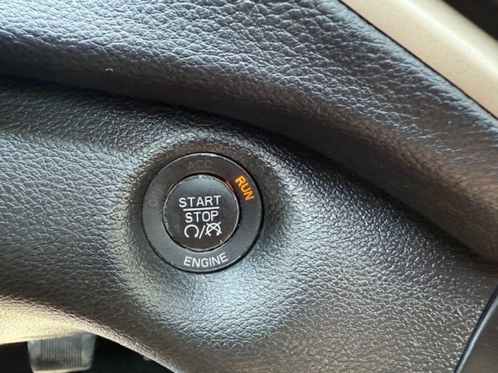 2014 Jeep Cherokee Limited 4x4 alt