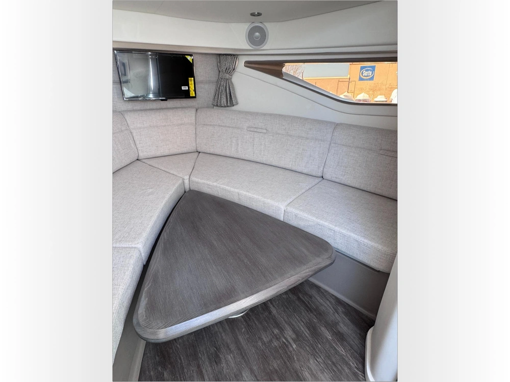 2025 Sea Ray Sundancer 320 alt