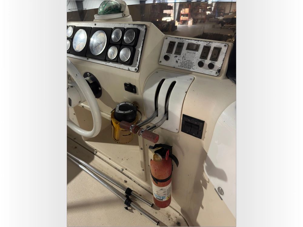 1989 Mainship Motor Yachts Mediterranean 35 No Luxury Tax* alt