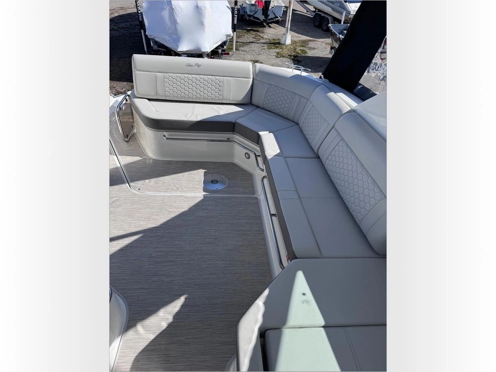 2025 Sea Ray Sundancer 320 alt