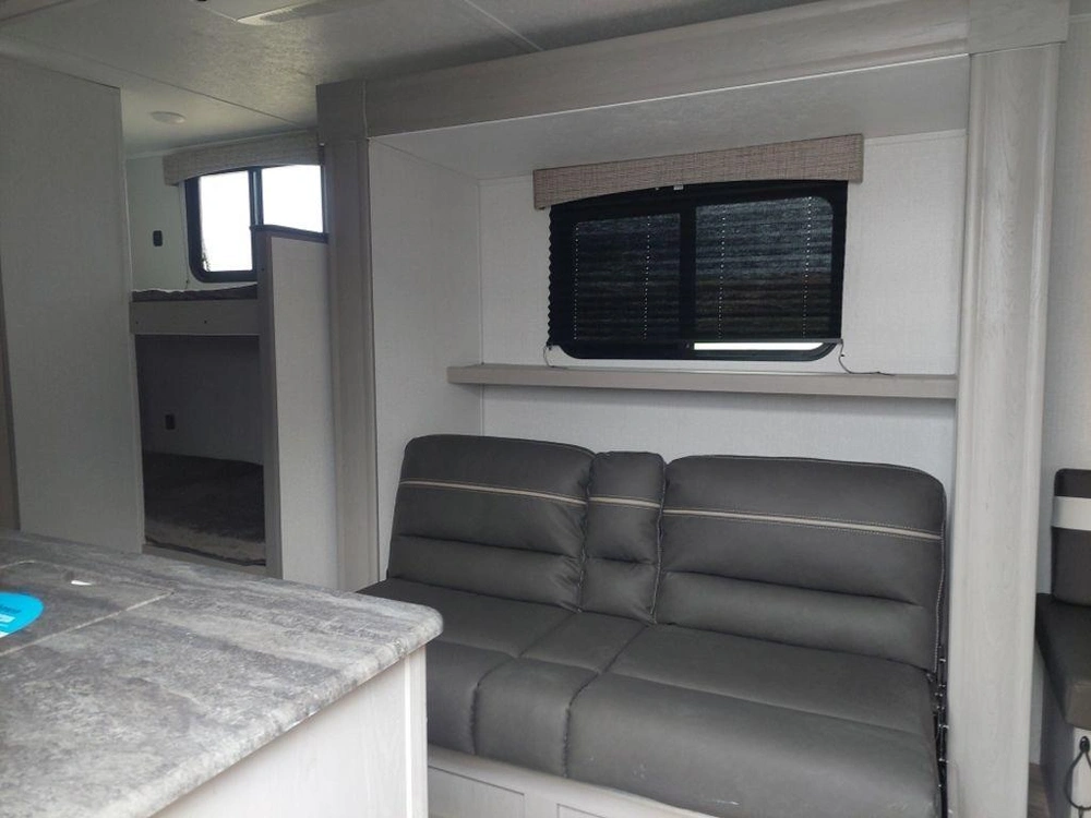 2023 Coachmen 18bhs alt