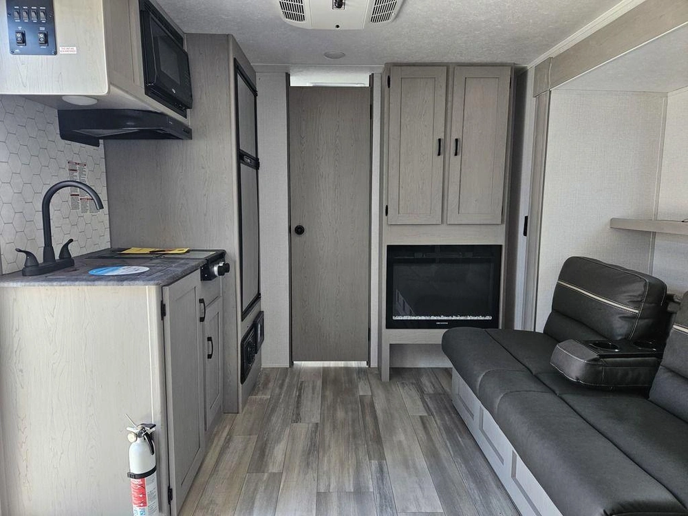 2023 Coachmen Viking 17mbs
