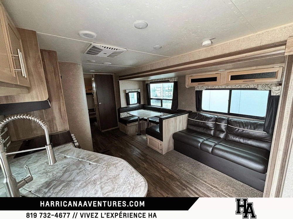 2019 Catalina 293qbck alt