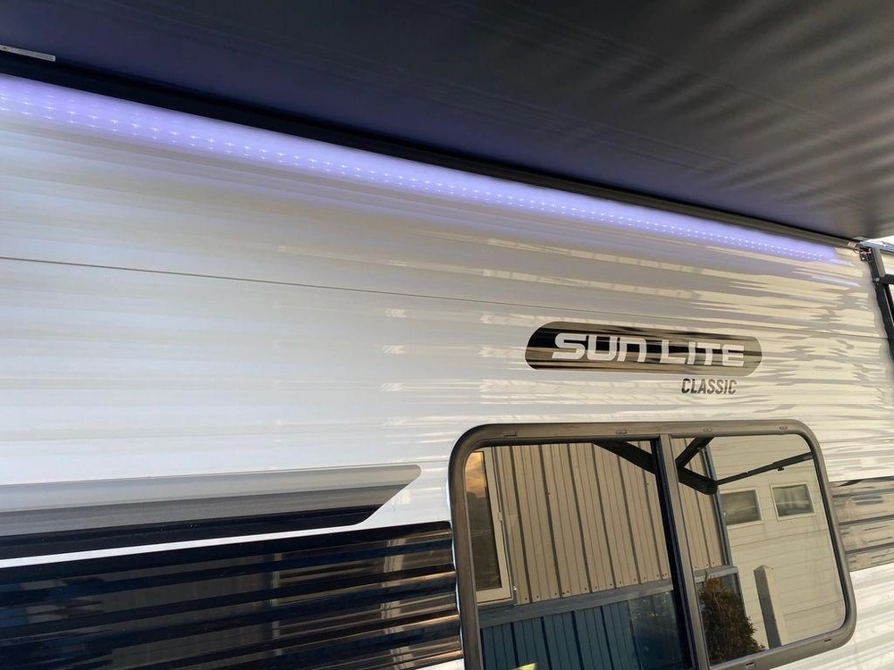 2023 Sunset Park Rv 16bh alt