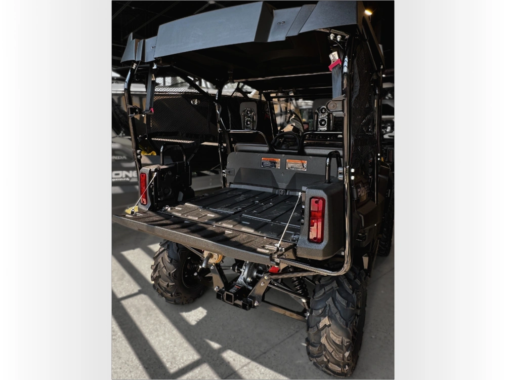 2025 Honda Pioneer 700 - 4p Dlx $500 Rebate alt
