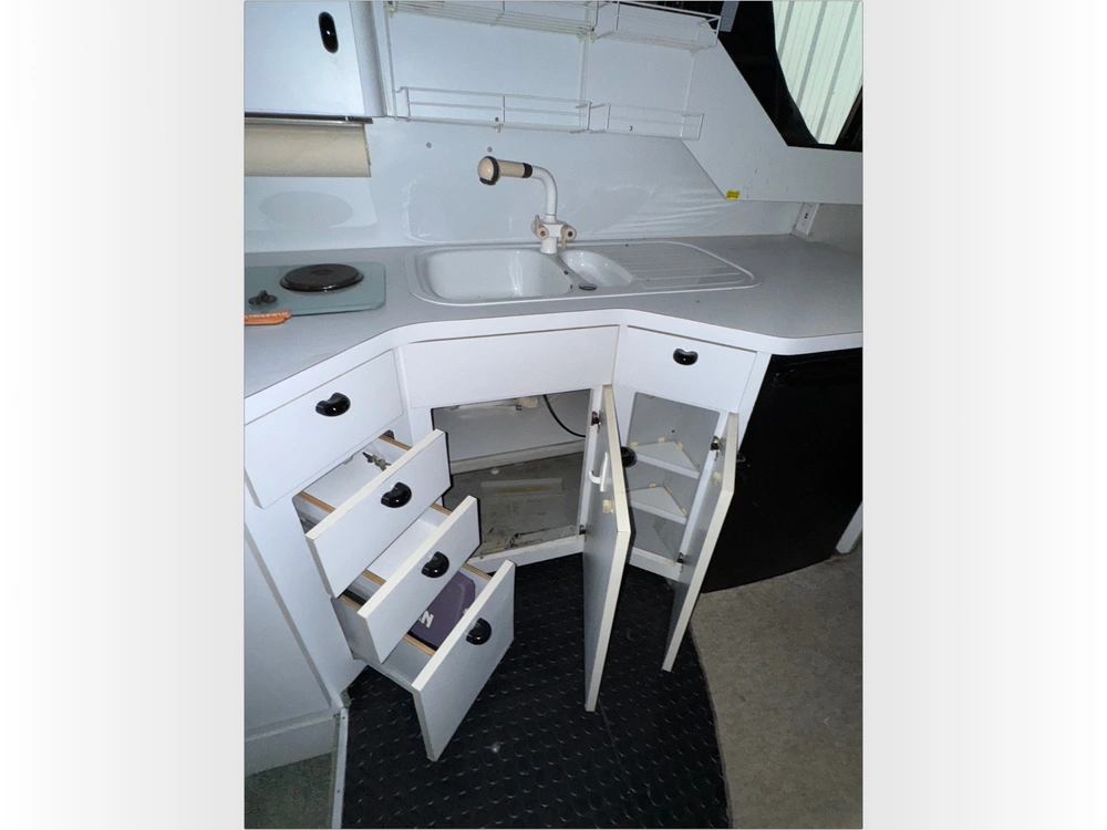 1989 Mainship Motor Yachts Mediterranean 35 No Luxury Tax* alt