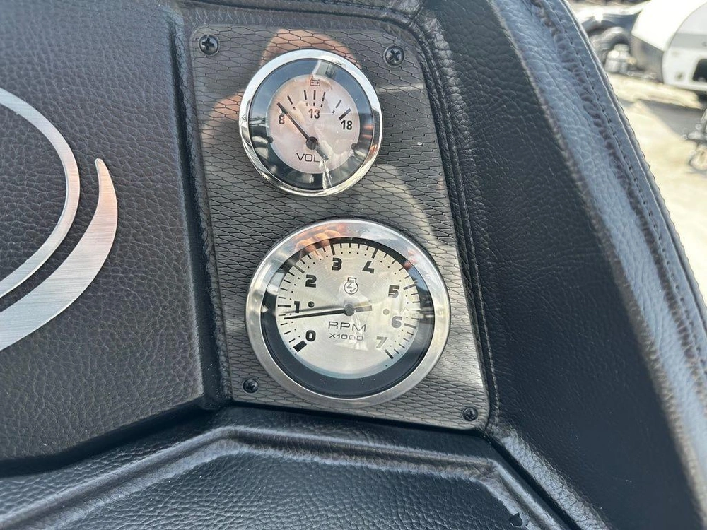 2025 Montego Bay 8520 Deluxe Cruising Pontoon alt