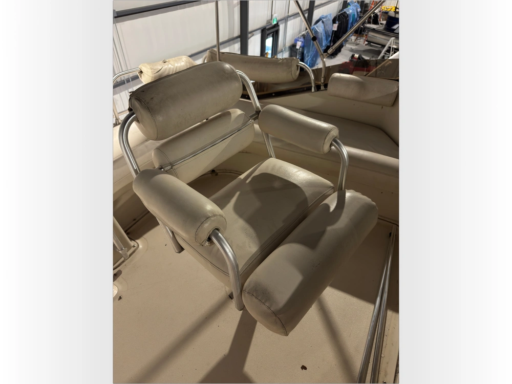 1989 Mainship Motor Yachts Mediterranean 35 No Luxury Tax* alt