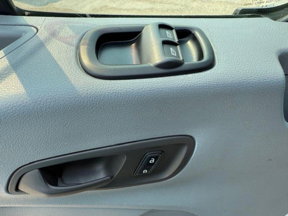 2017 Ford Transit T-350 Cargo Van alt