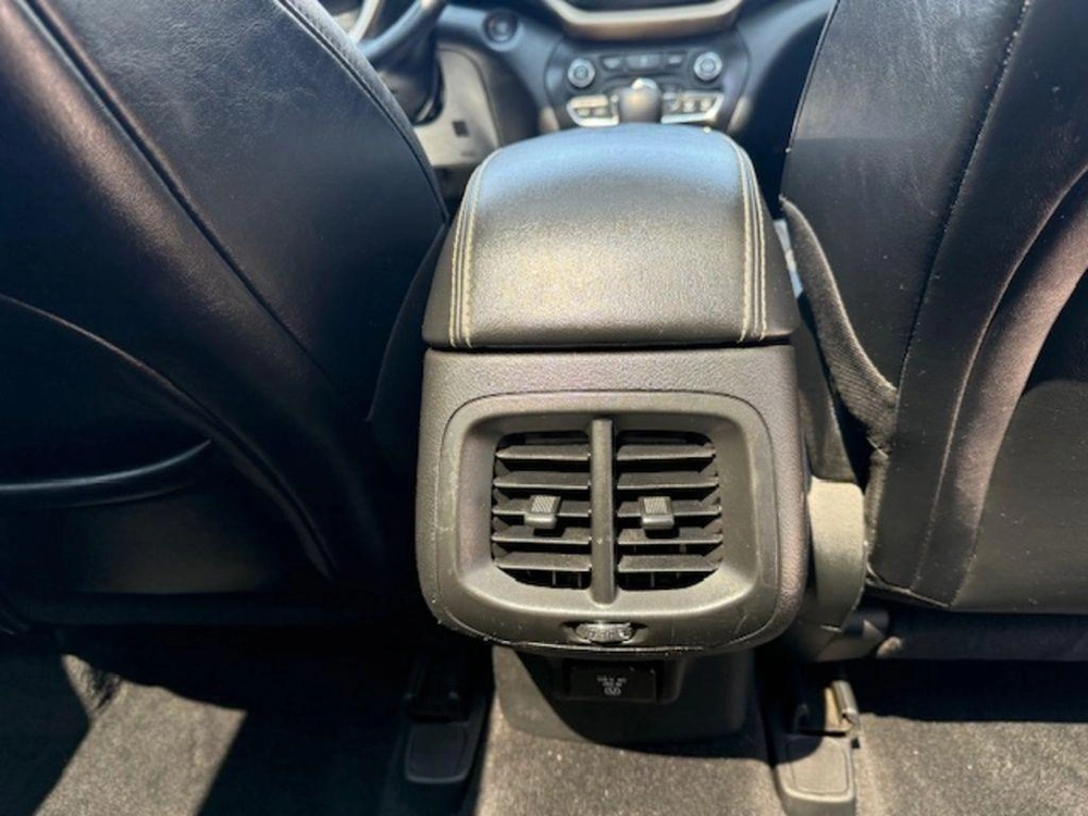 2014 Jeep Cherokee Limited 4x4 alt