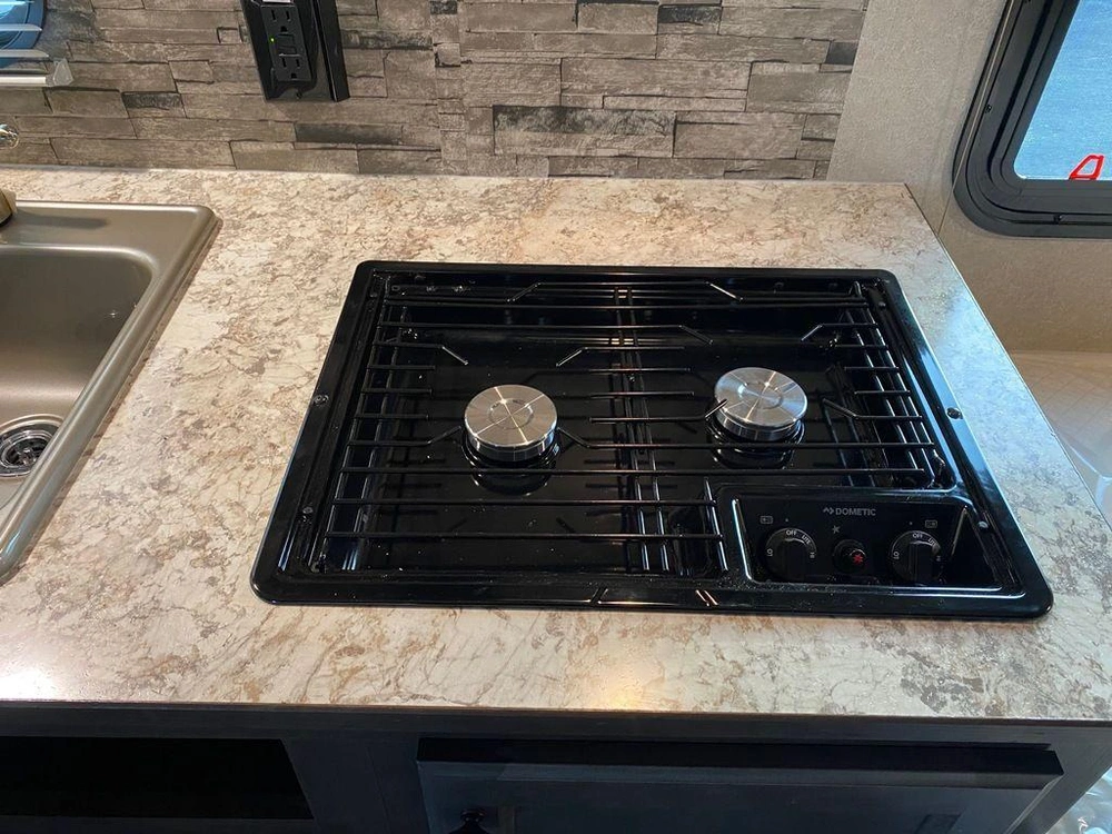 2023 Sunset Park Rv 16bh alt