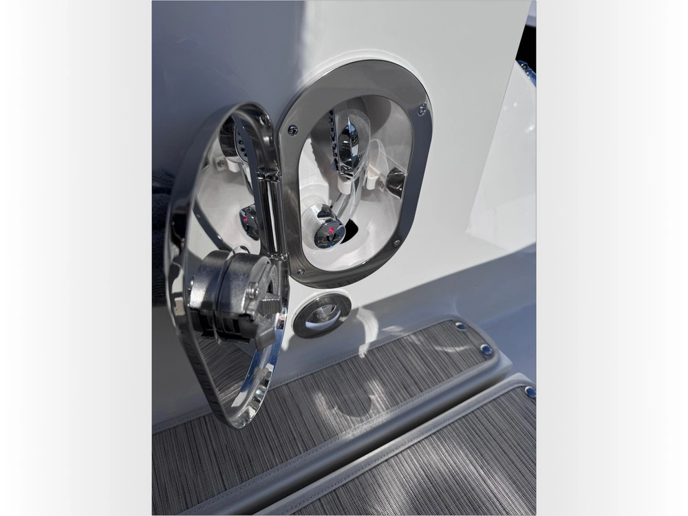 2025 Sea Ray Sundancer 320 alt