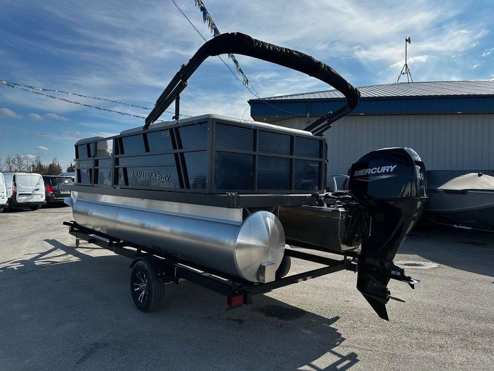 2025 Montego Bay 8518 Deluxe Cruising alt