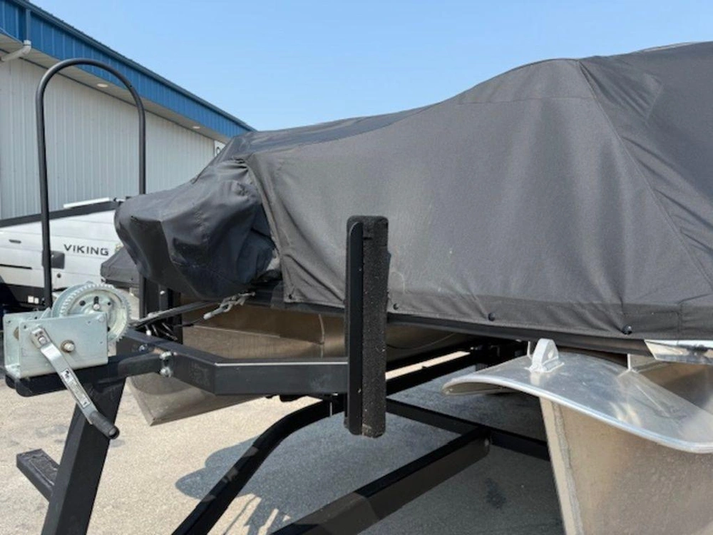 2023 Angler Qwest 8522 All Sport 2-tube alt