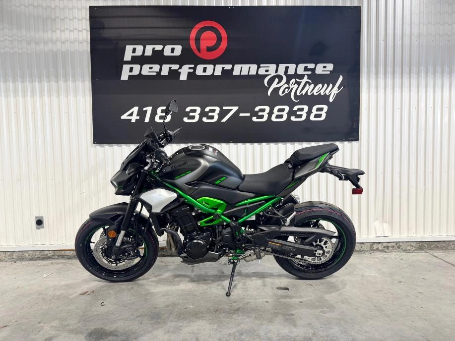 Kawasaki Z900 2025 alt