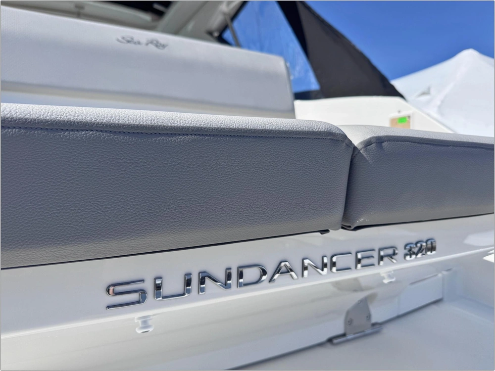 2025 Sea Ray Sundancer 320 alt