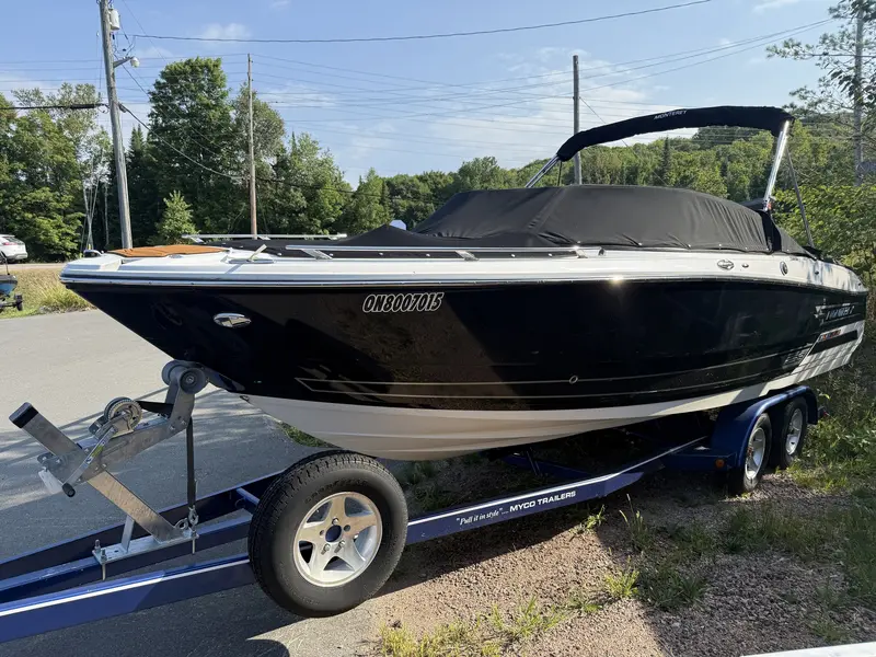 2022 Monterey Boats 238SS 6.2L 300HP