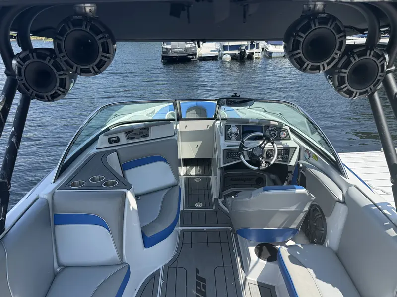 2024 Sanger 231 SL INDMAR 6.2L RAPTOR 400