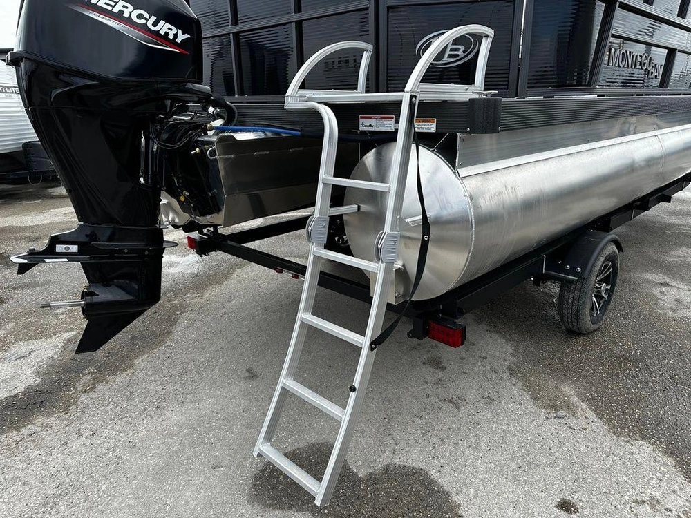 2025 Montego Bay 8518 Deluxe Cruising alt