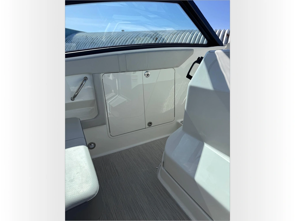 2025 Sea Ray Sundancer 320 alt