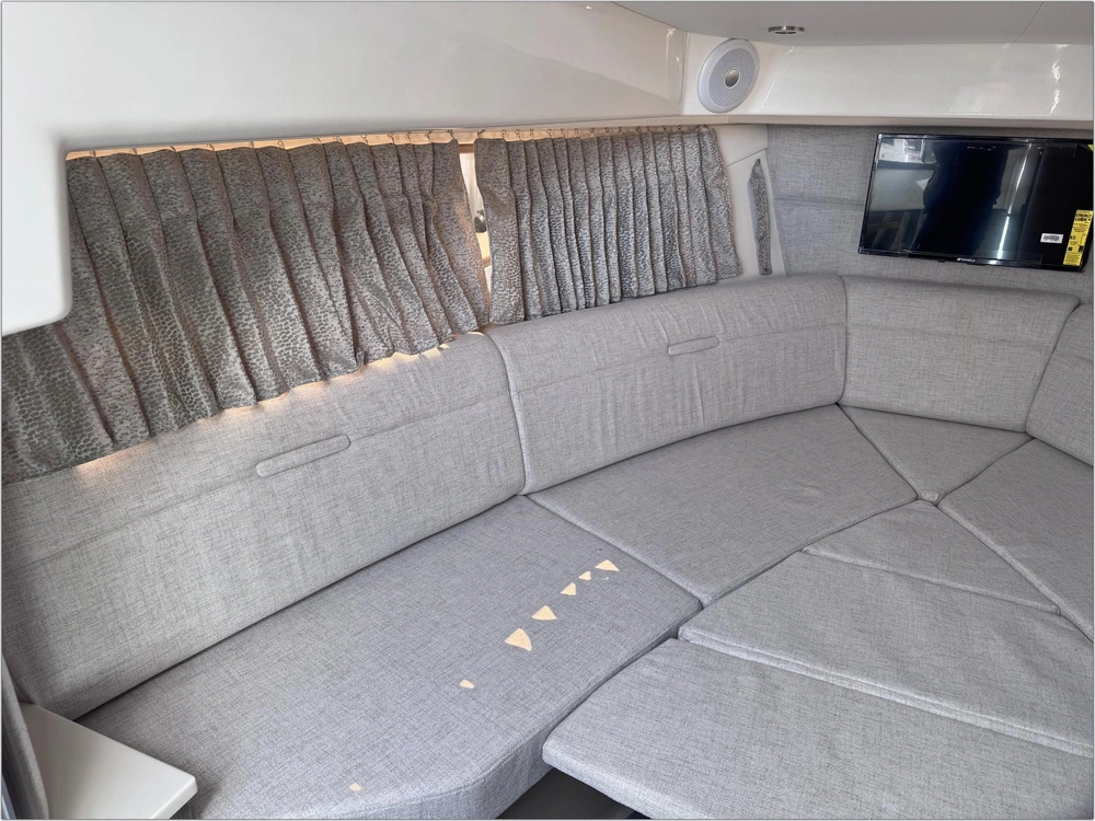 2025 Sea Ray Sundancer 320 alt