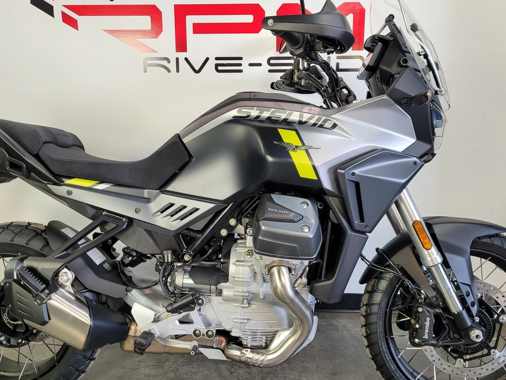Moto Guzzi Stelvio 2025 alt