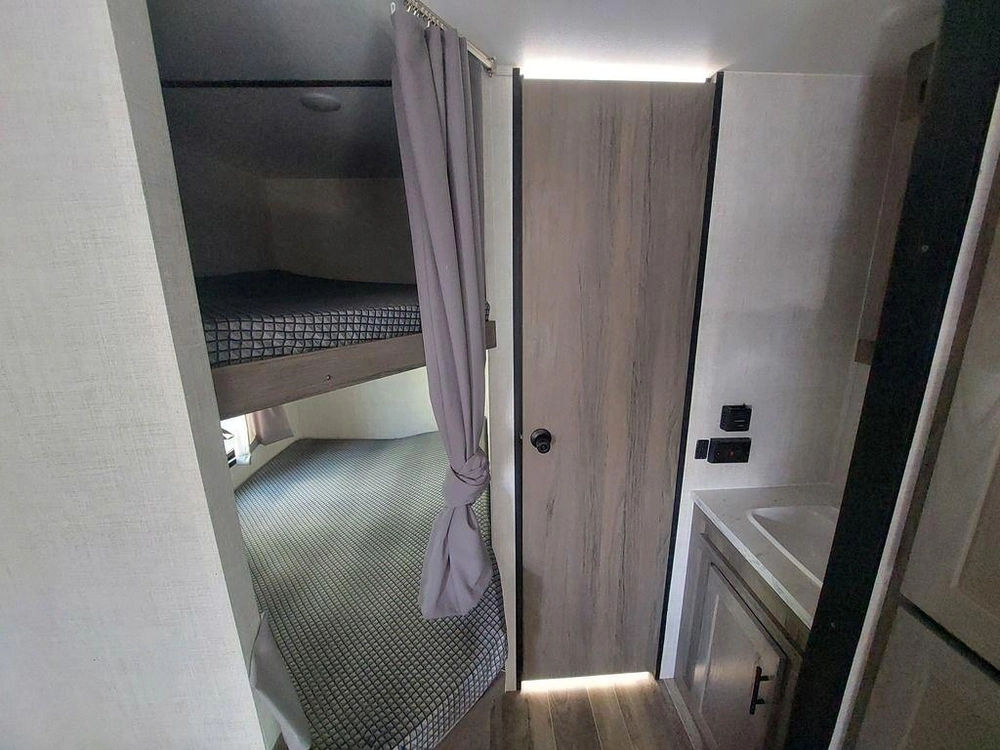 2025 Gulf Stream 248bh alt