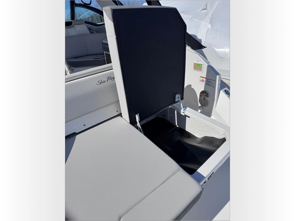 2025 Sea Ray Sundancer 320 alt