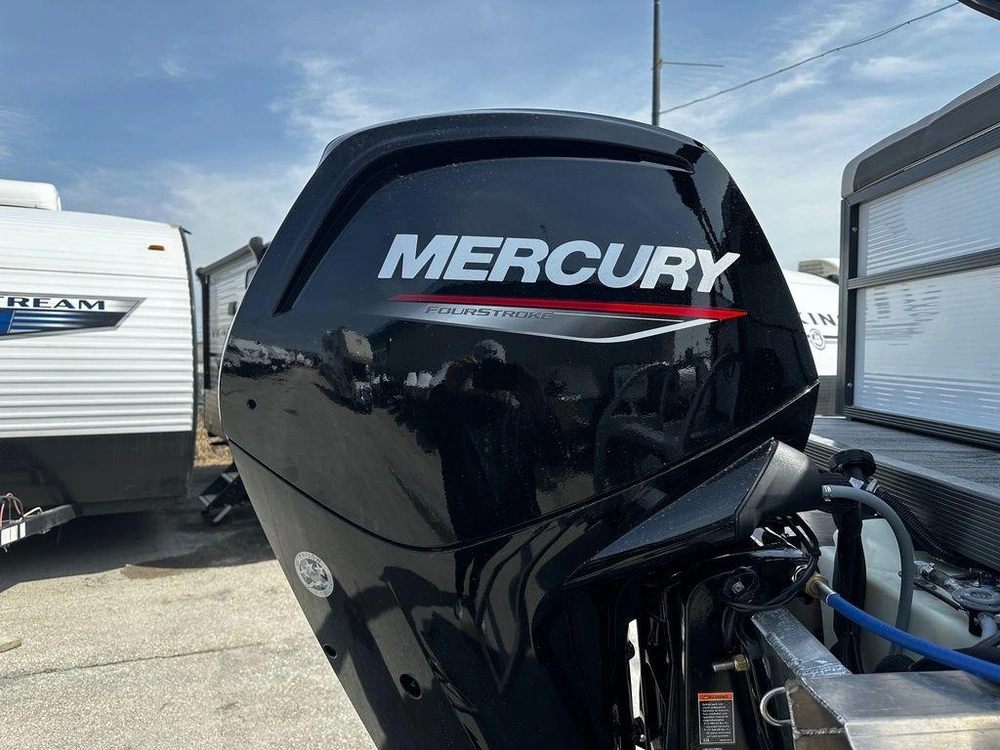 2025 Montego Bay 8520 Deluxe Cruising Pontoon alt