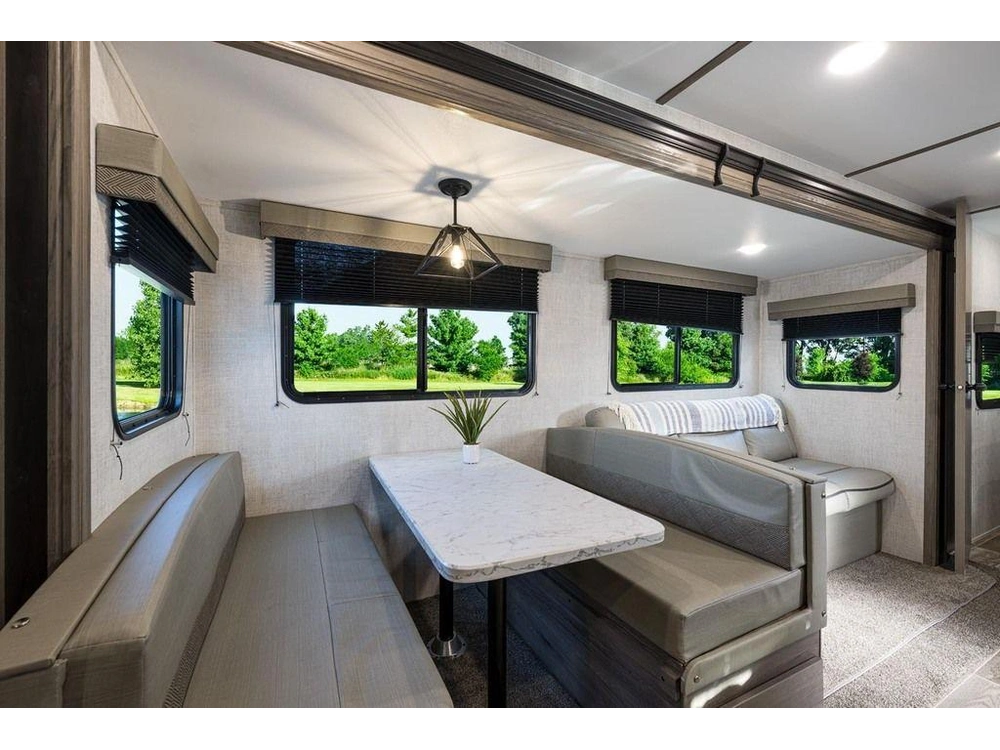 2025 Gulf Stream 28bbs alt